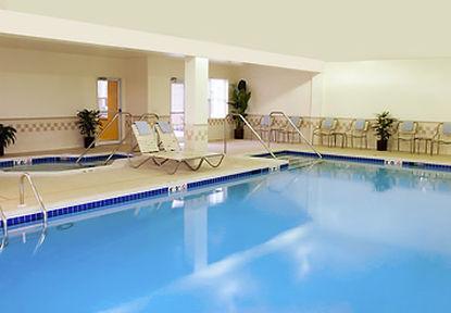 Hotel Carlisle & Embers Convention Center Екстериор снимка