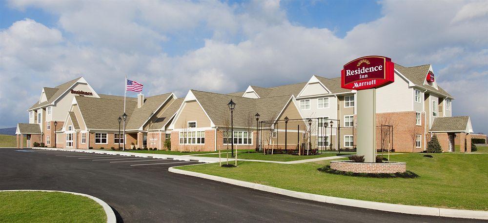 Hotel Carlisle & Embers Convention Center Екстериор снимка